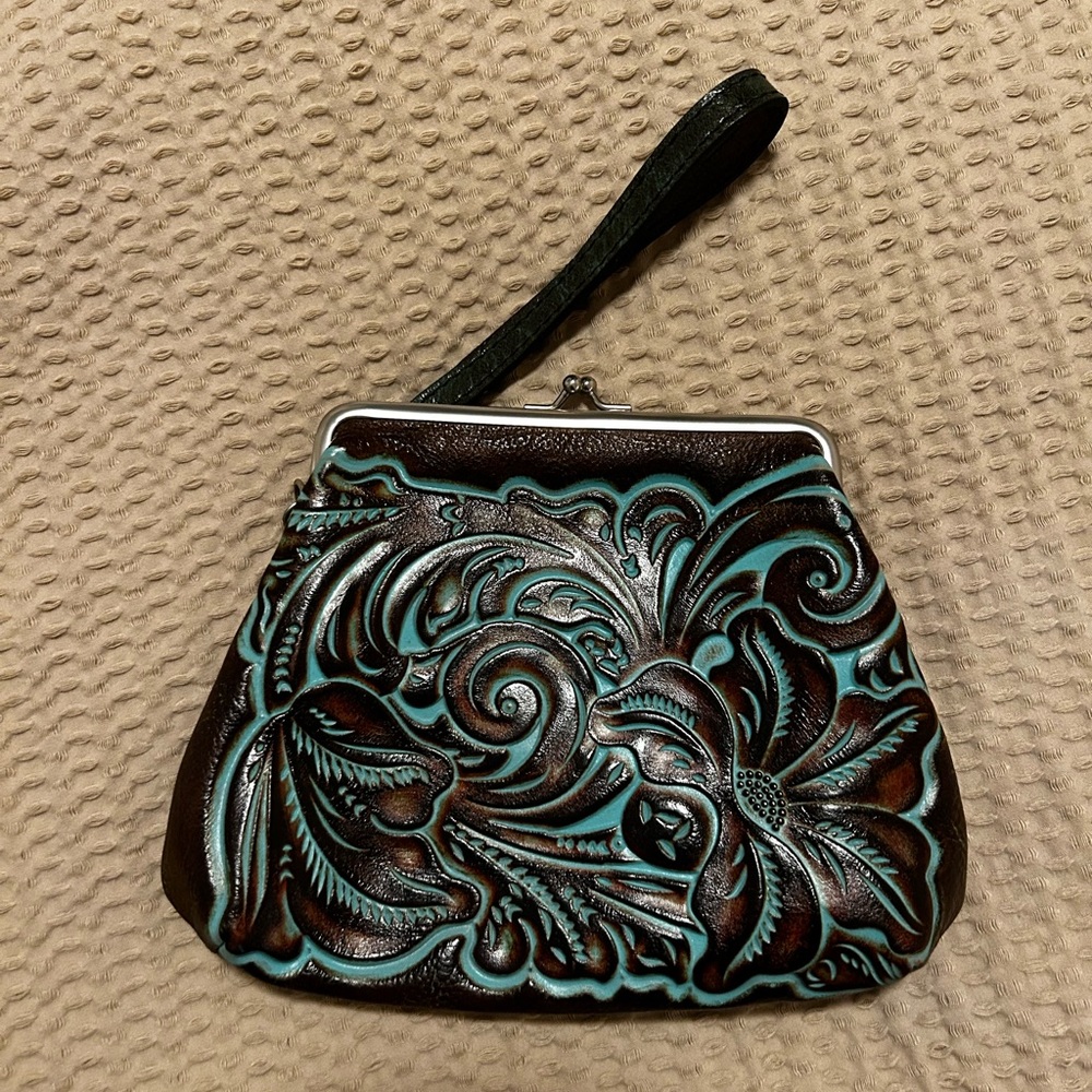 PATRICIA NASH Elegant Floral Embossed Clutch